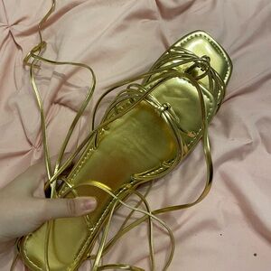 💰gold strappy shoes